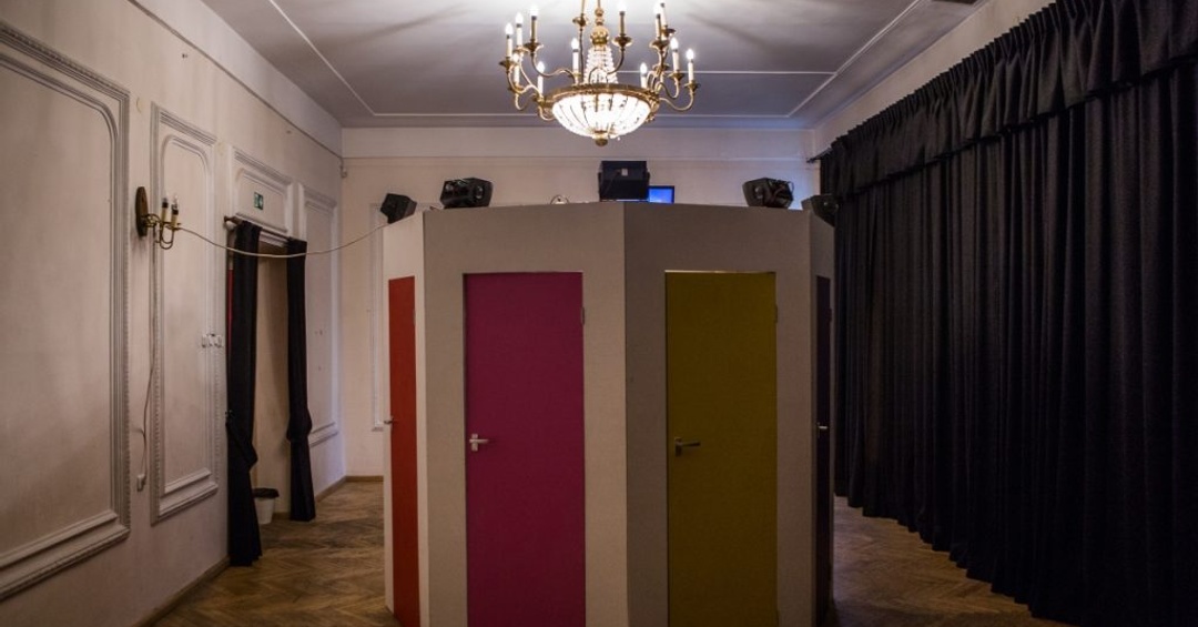 Atmokinanti ir priartinanti bendrakūryba