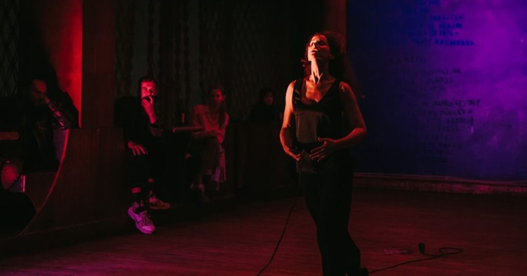 Įteisinti užgniaužtų kūnų galią. Nepadorus vakaras restorane „Kastytis“